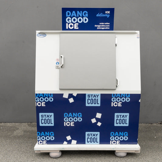 Outdoor Ice Merchandiser Rental Bundle + 30 Bags of Ice (792lbs)
